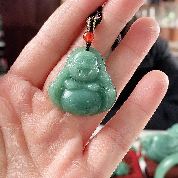 密玉（石英质玉）颈饰未镶嵌