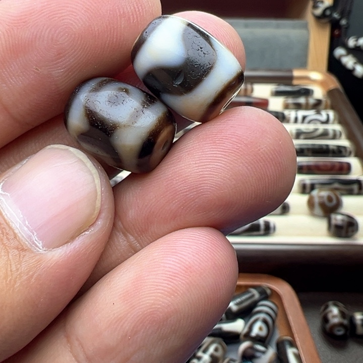 未镶嵌颈饰玛瑙/玉髓等*