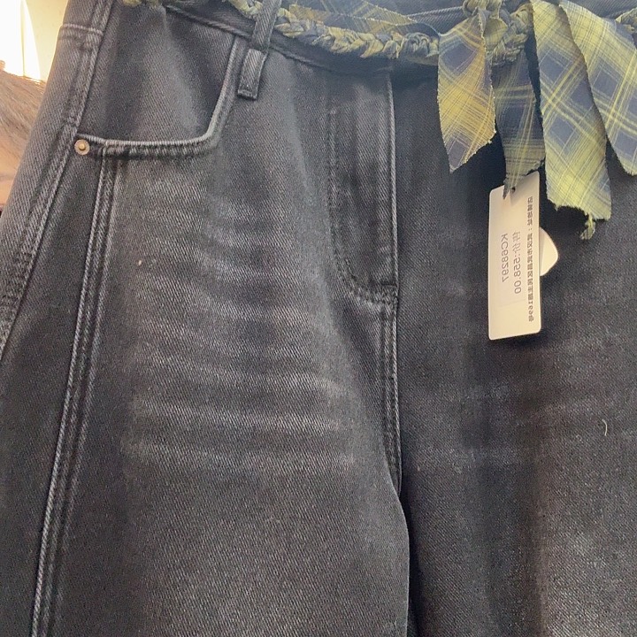 乐***宝68297，牛仔裤，28码，