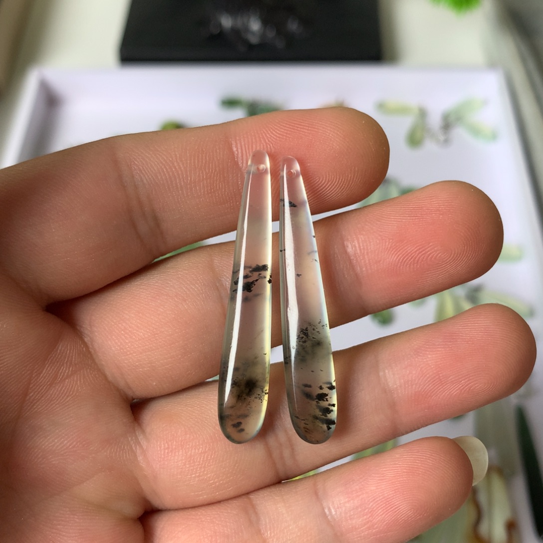 未镶嵌蛇纹石玉耳环