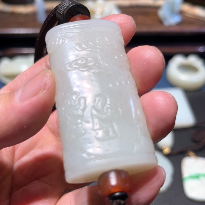 和田玉挂件未镶嵌解**走