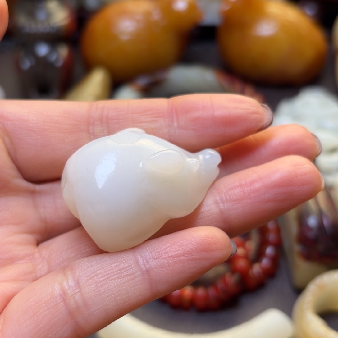 宝***儿和田玉未镶嵌挂件