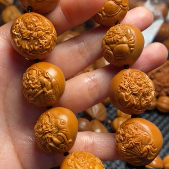 橄榄核吊坠光背钟馗