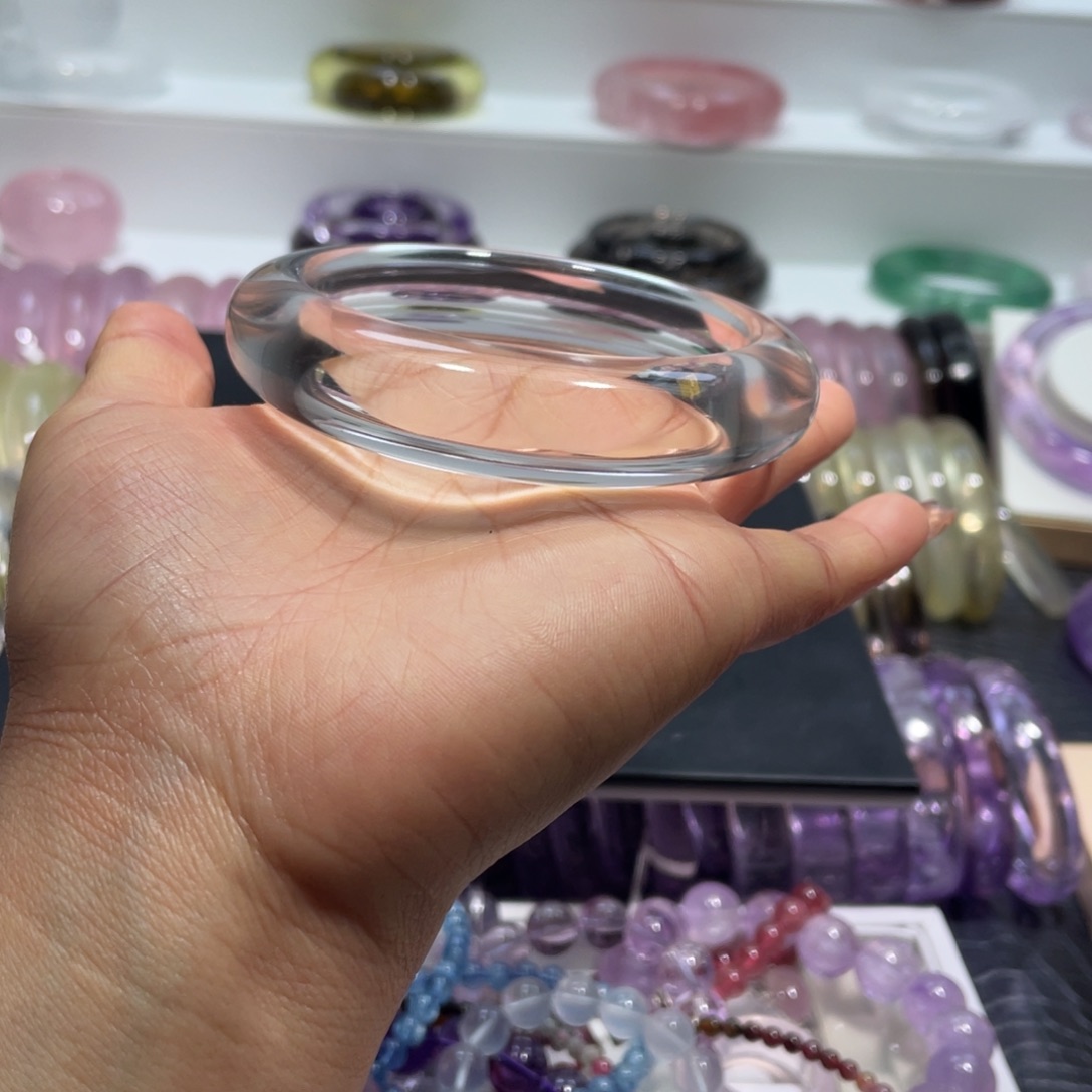 水晶手镯60.8圈口24号未镶嵌我**亮