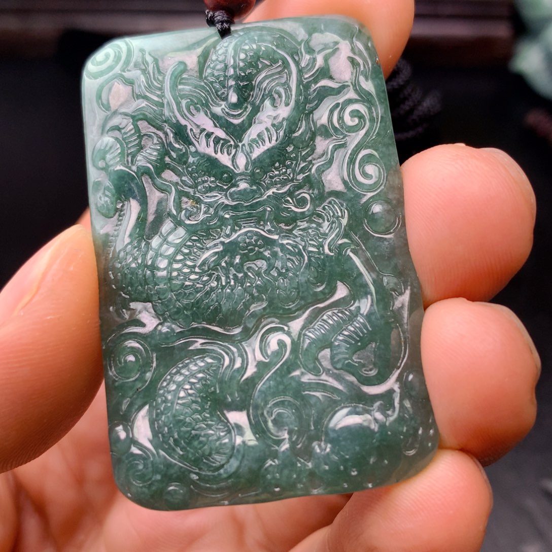 翡翠未镶嵌颈饰翡翠首饰和翡翠珠宝