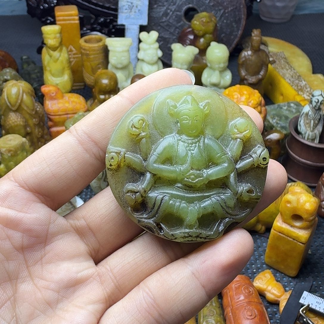 白玉菩提吊坠。。。