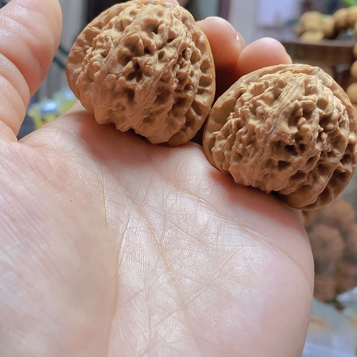 【闪购商品】文玩核桃把件40白狮子