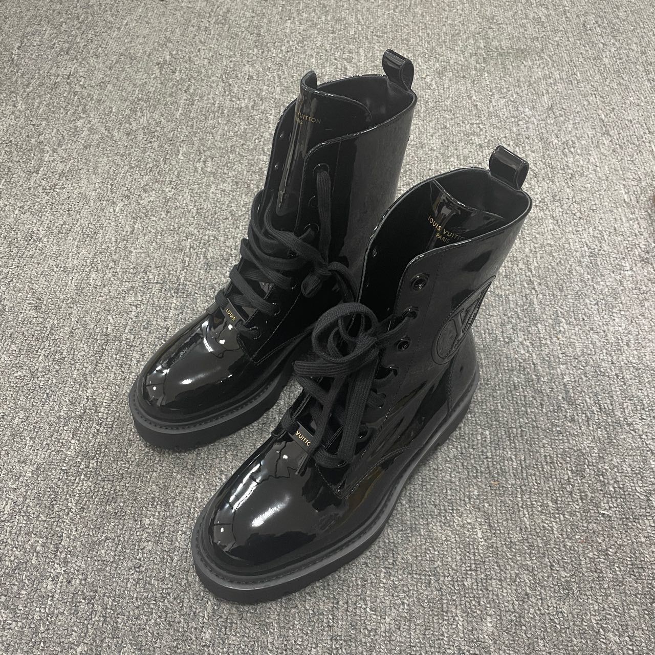 99新 LouisVuitton/路易威登 Territory 时尚系带短靴 38码/14092