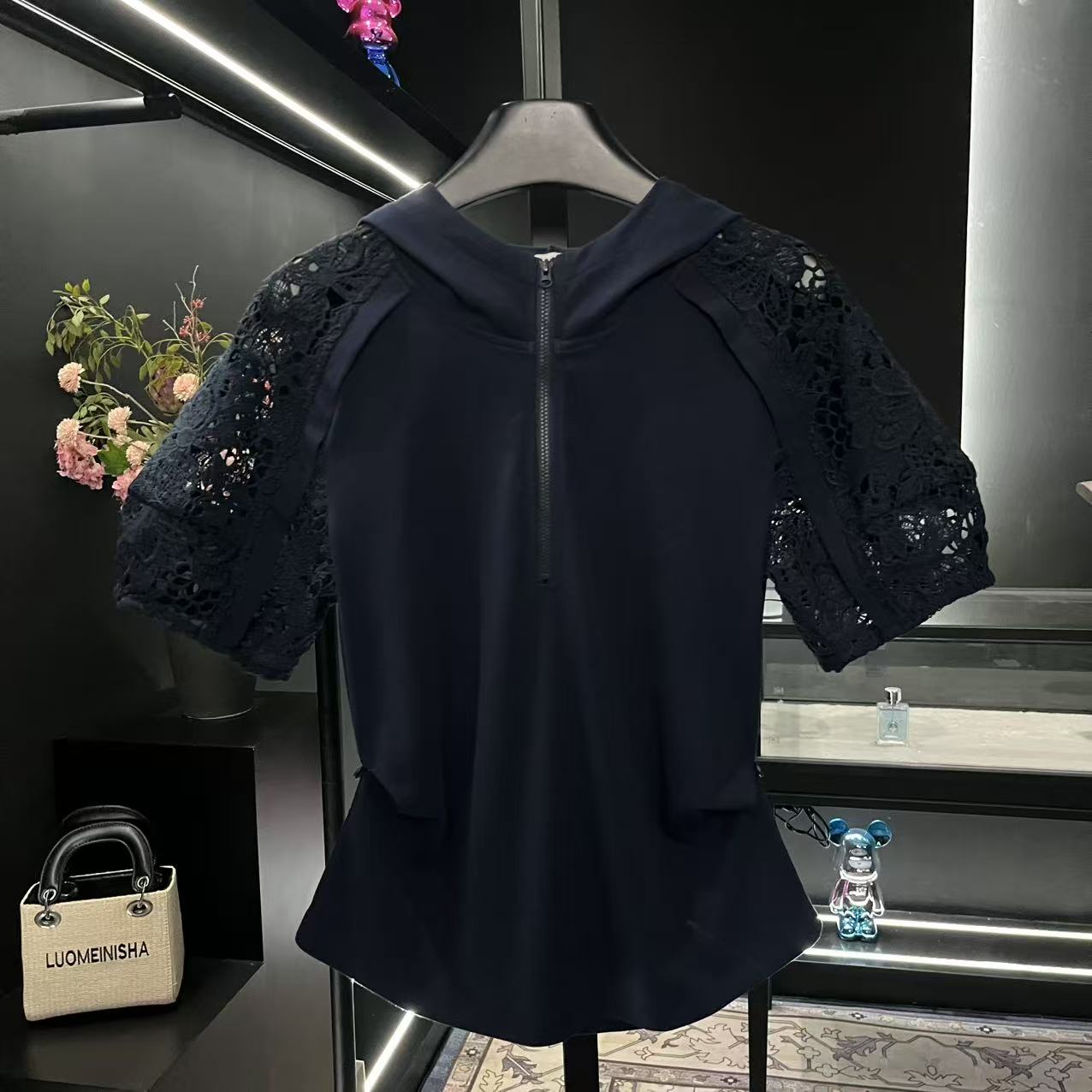 2025春夏新款连帽修身纯色蕾丝短袖t恤女休闲潮流设计感百搭上衣