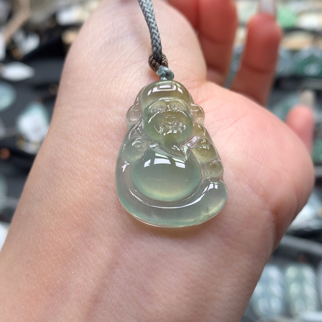 翡翠颈饰未镶嵌财神