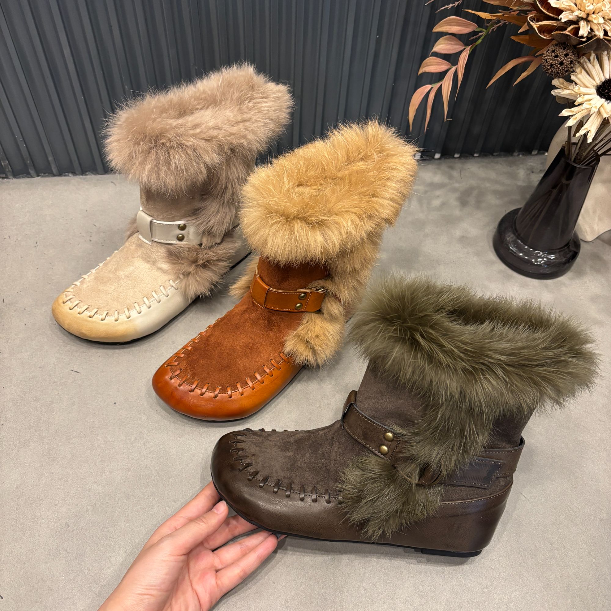 2025年秋冬新款休闲时尚简约气质百搭一字带设计爆款芒果头时装靴