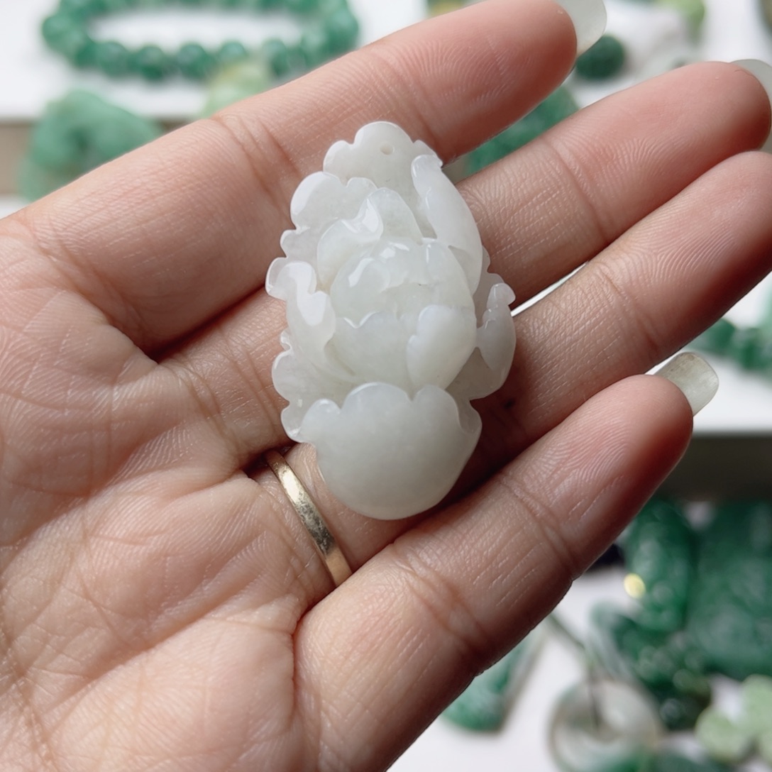 独山玉未镶嵌挂件