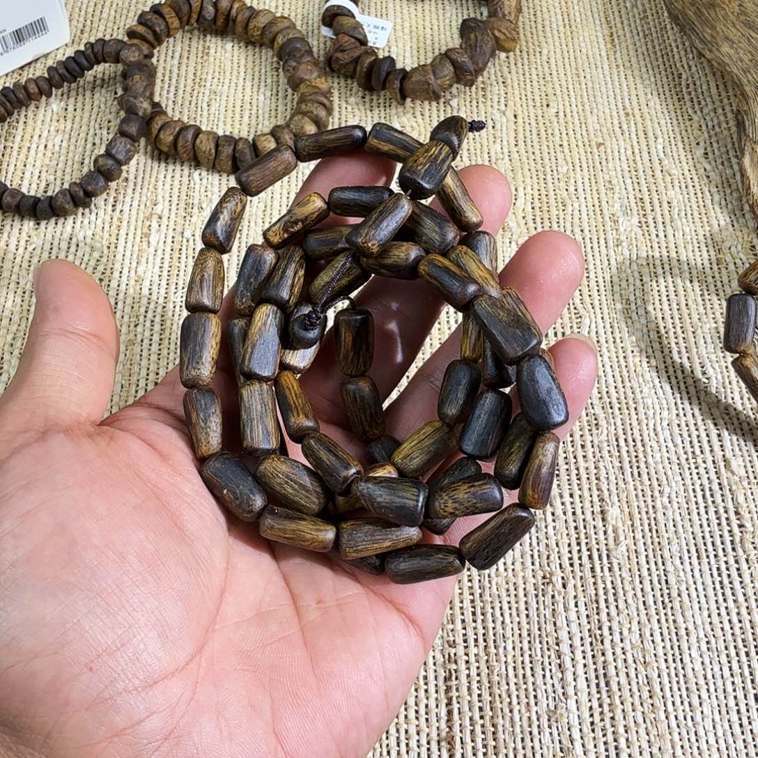 ****喜沉香沉香碎屑绿棋老料随形