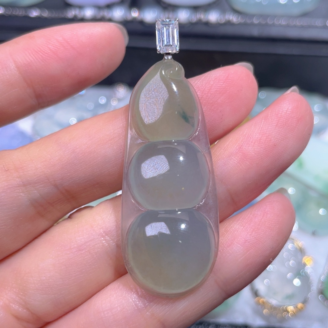 颈饰18K金镶嵌翡翠翡翠