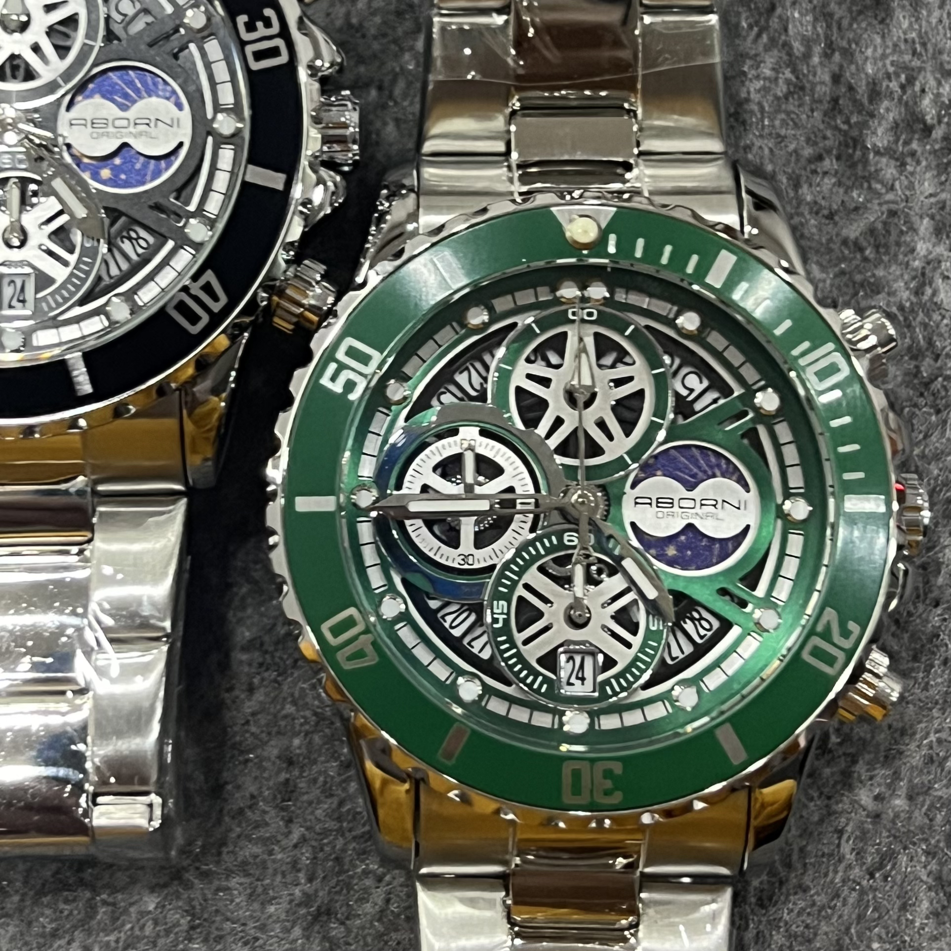 ABORNI品牌四眼水鬼全新捡漏石英钢带男表运动计时日月相旋转圈