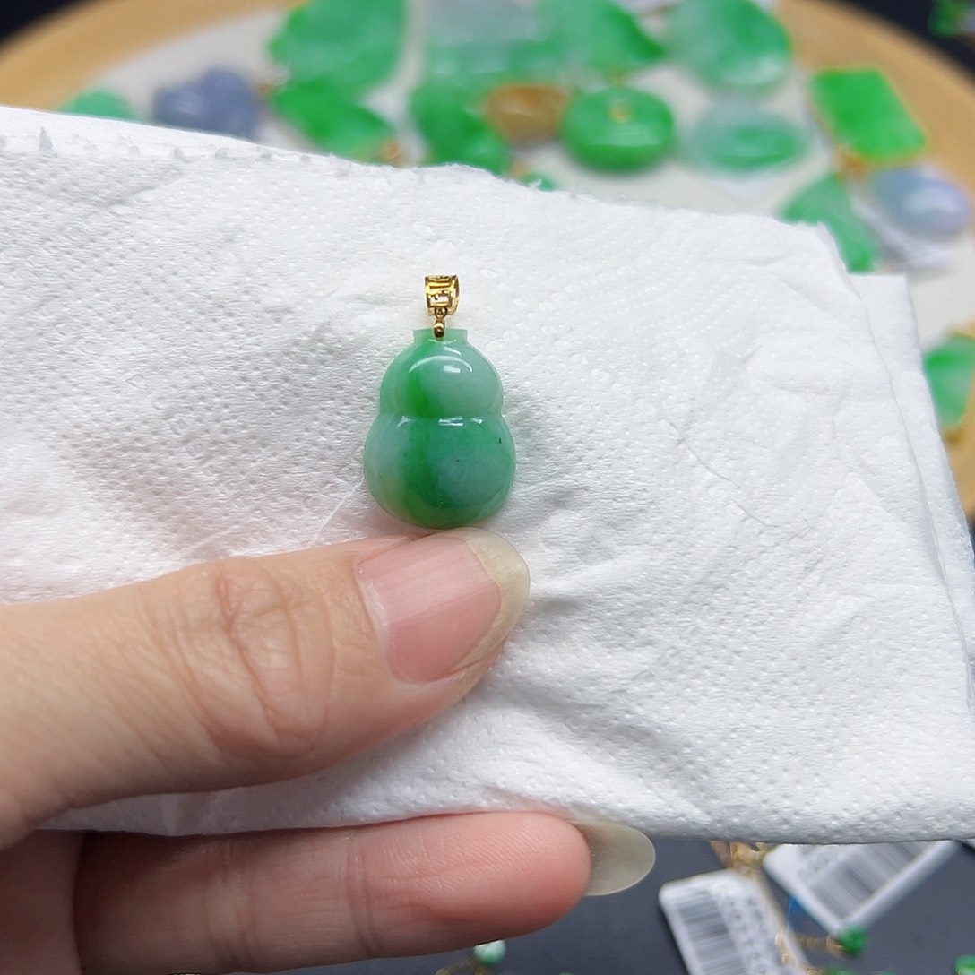 翡翠颈饰18K金镶嵌天然缅料A货一件
