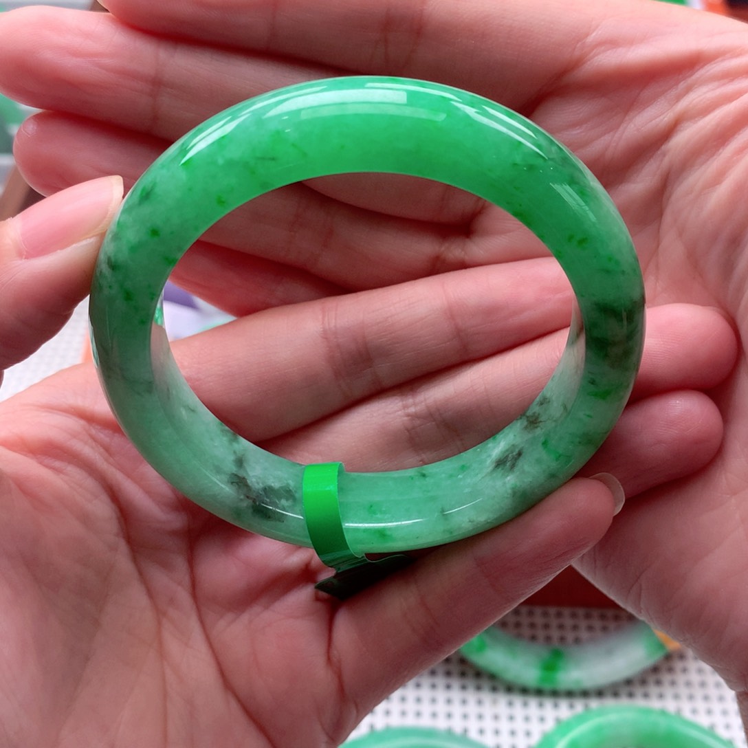 翡翠手镯未镶嵌席*翡翠