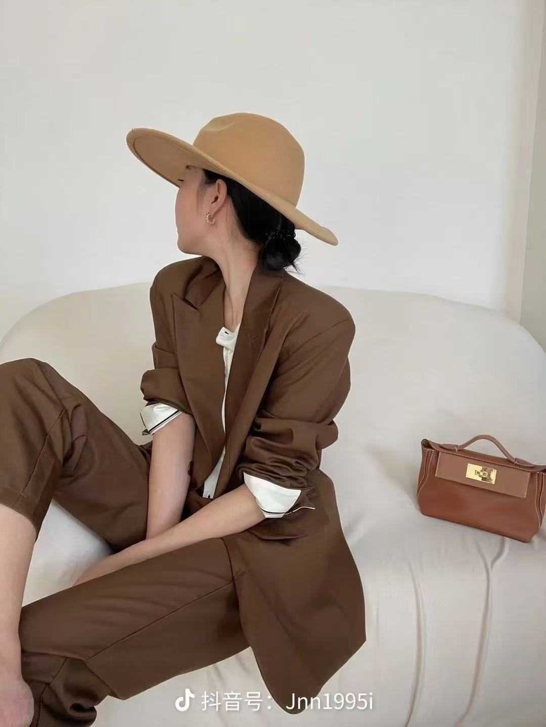 西服休闲风印花宽松型时尚西装翻领咖色女V领棕色