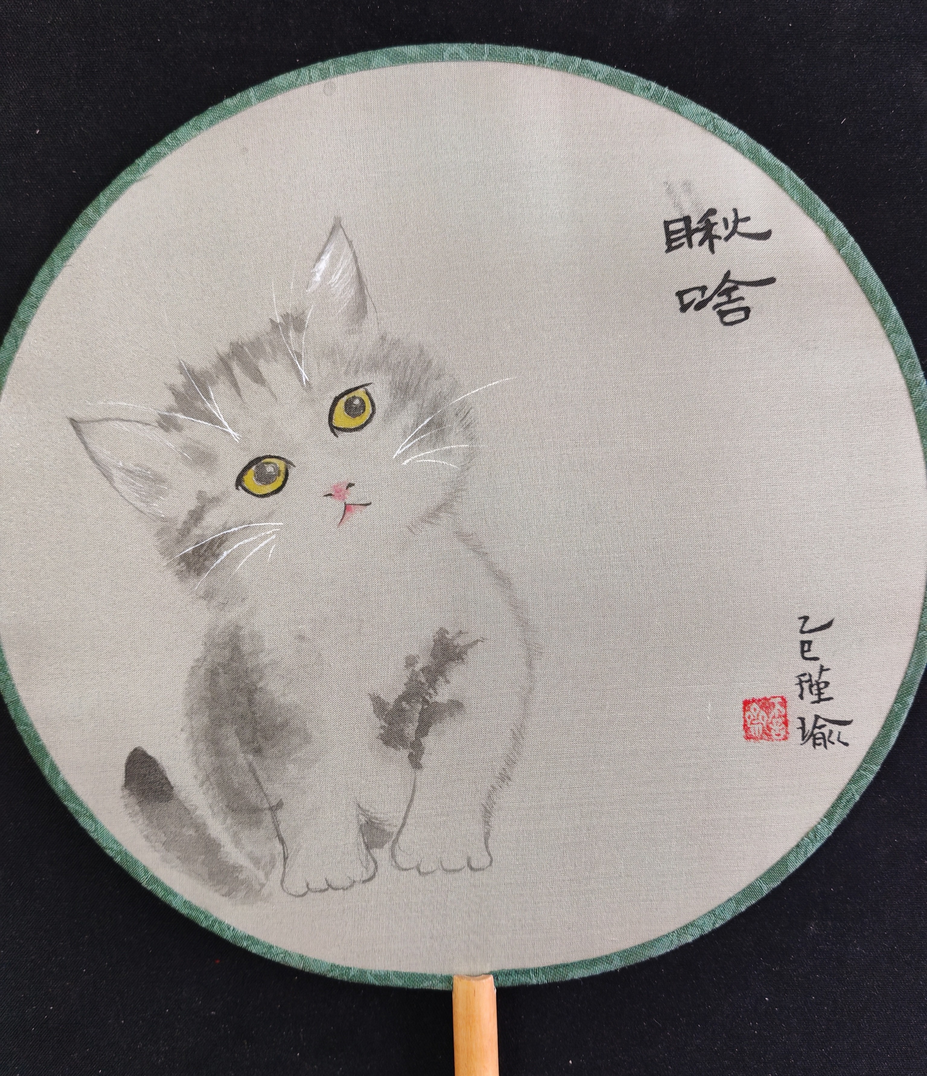 小猫扇子摆件复古真丝团扇古风汉服配饰长柄圆扇拍照高颜值