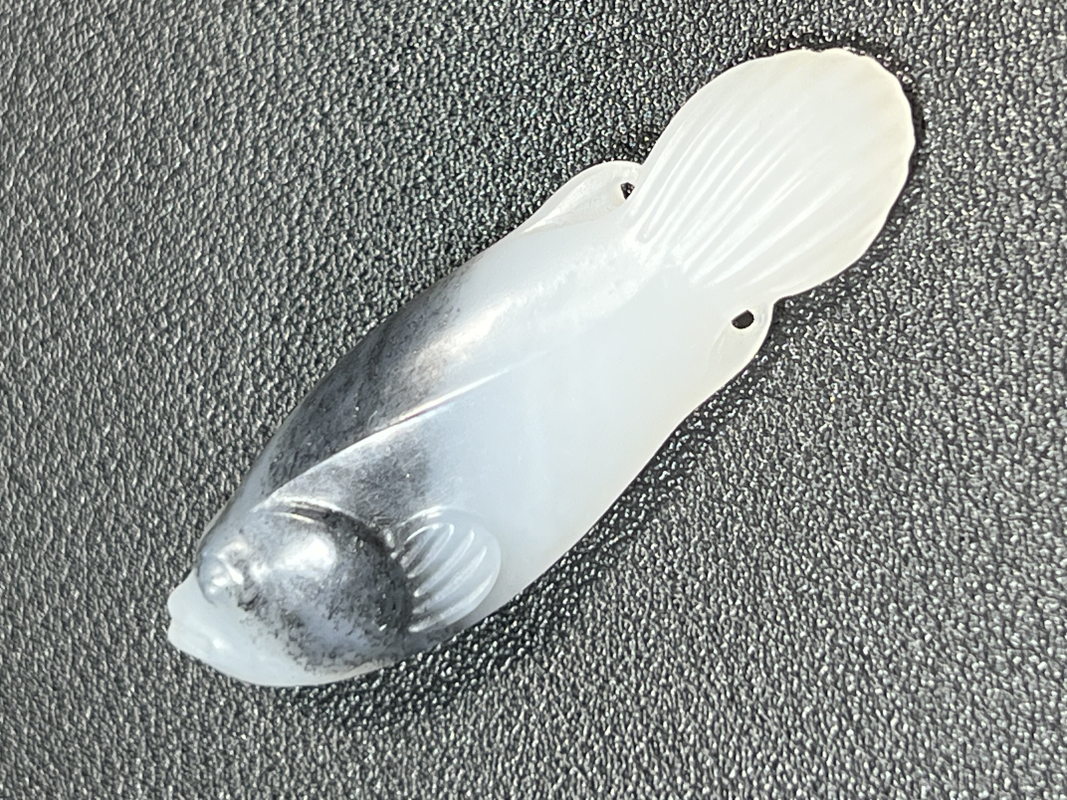 和田玉青花锦鲤鱼精美雕刻挂件