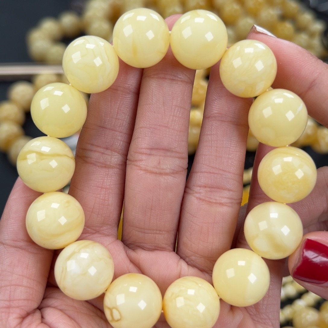 琥珀未镶嵌手链33.6克