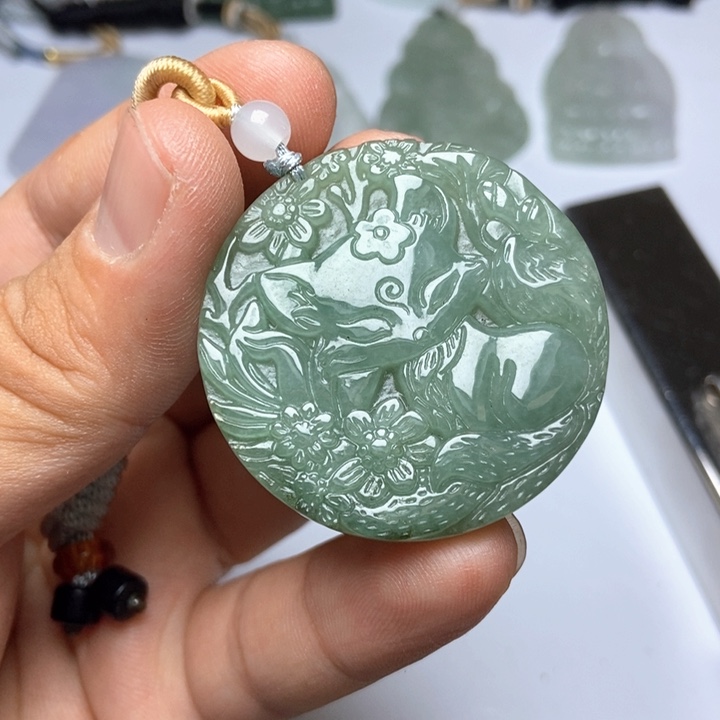 翡翠未镶嵌颈饰翡翠