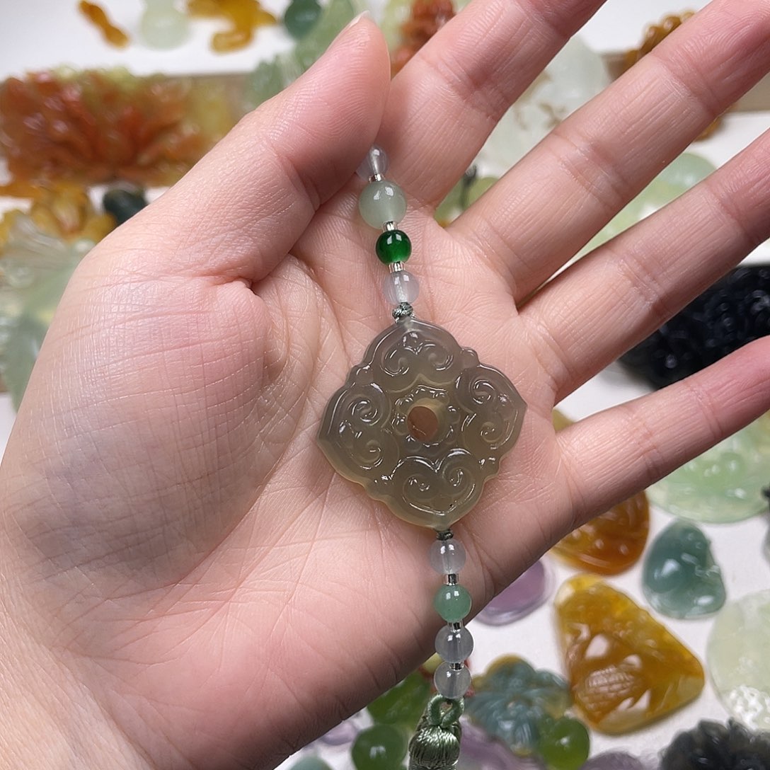 观***夜蛇纹石玉未镶嵌颈饰