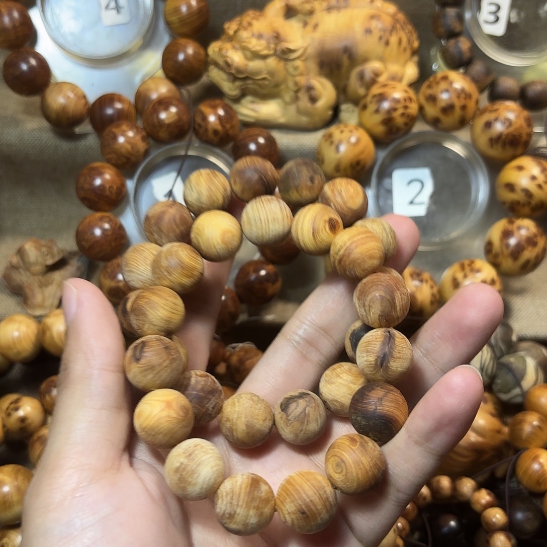 柏木（崖柏）瑕疵碳化崖柏1.5红油无抛光