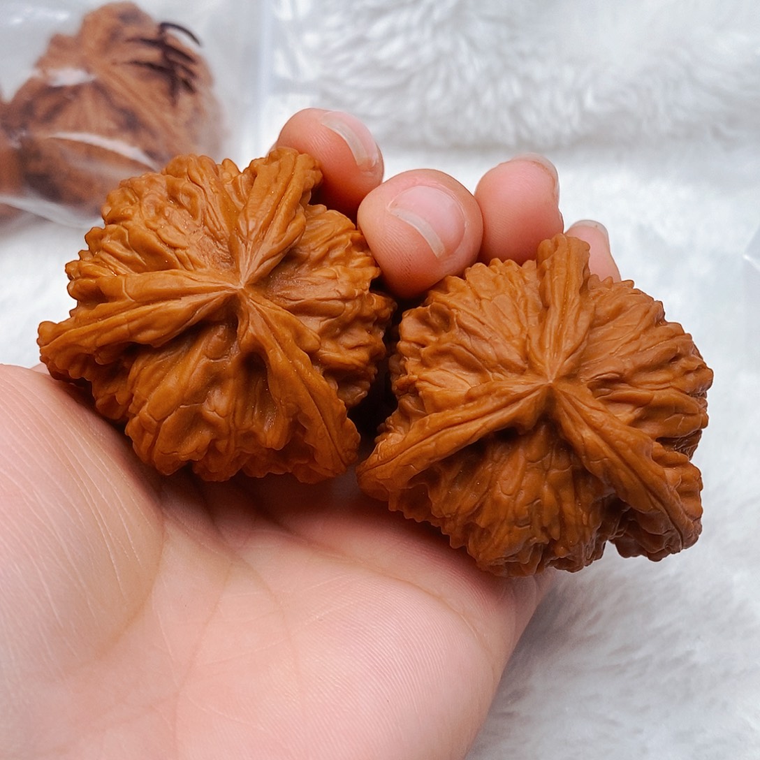 ◆***^文玩核桃吊坠三棱