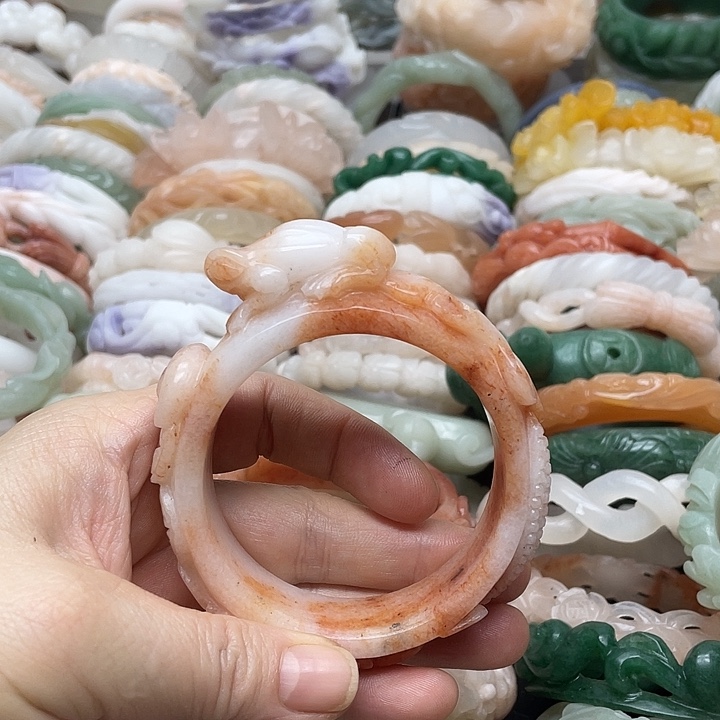 未镶嵌手镯石英岩玉