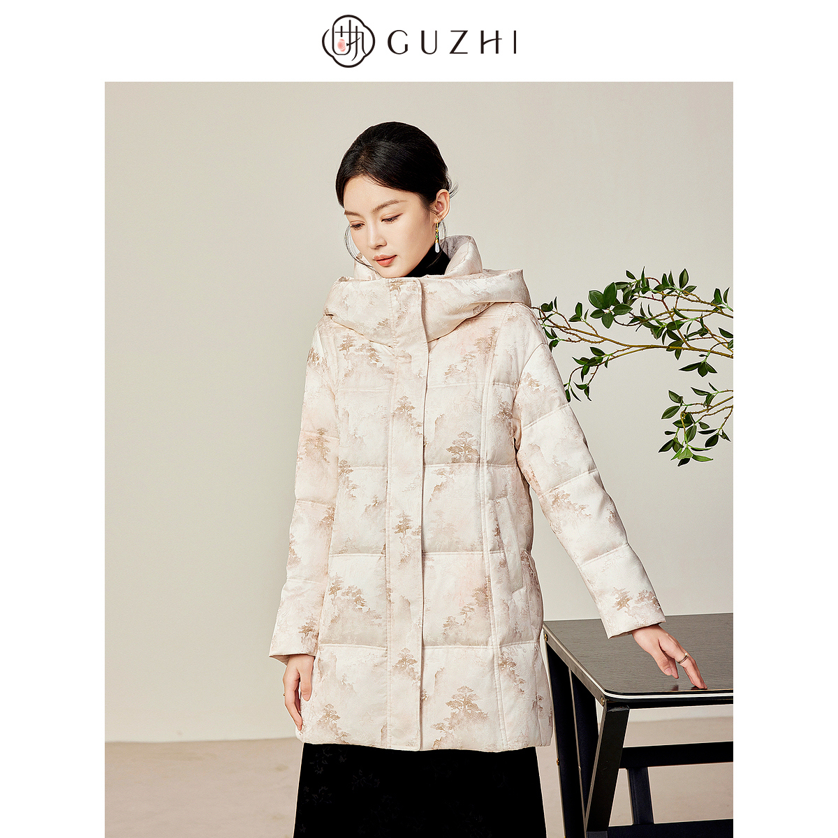 固执2024秋冬新款连帽90白鸭绒提花中长款学院风羽绒服外套女装