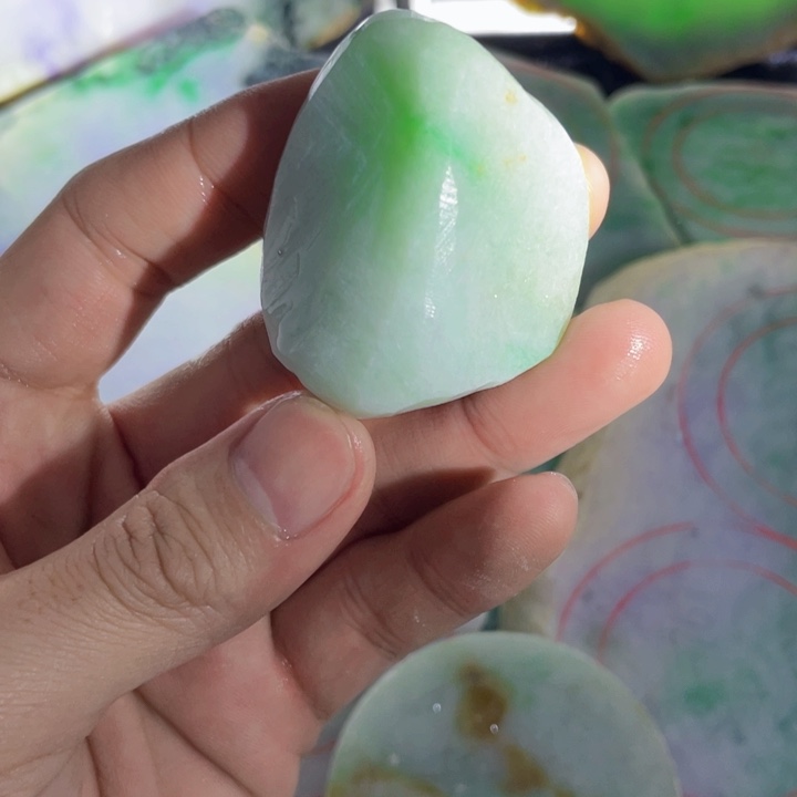 翡翠未镶嵌挂件片料