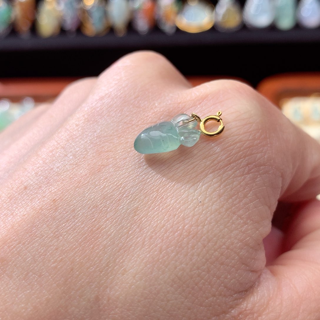 翡翠颈饰18K金镶嵌翡翠