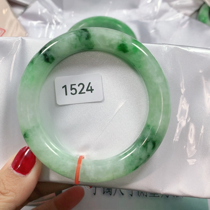 翡翠手镯未镶嵌天然翡翠手镯02