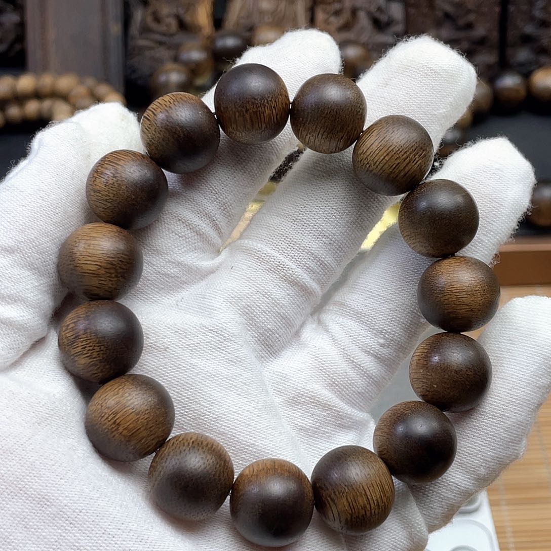 沉香手串石*芽庄黄奇