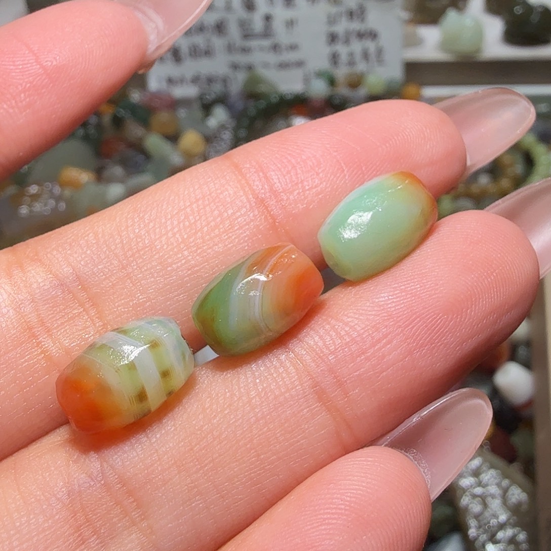 和田玉未镶嵌珠宝奇石