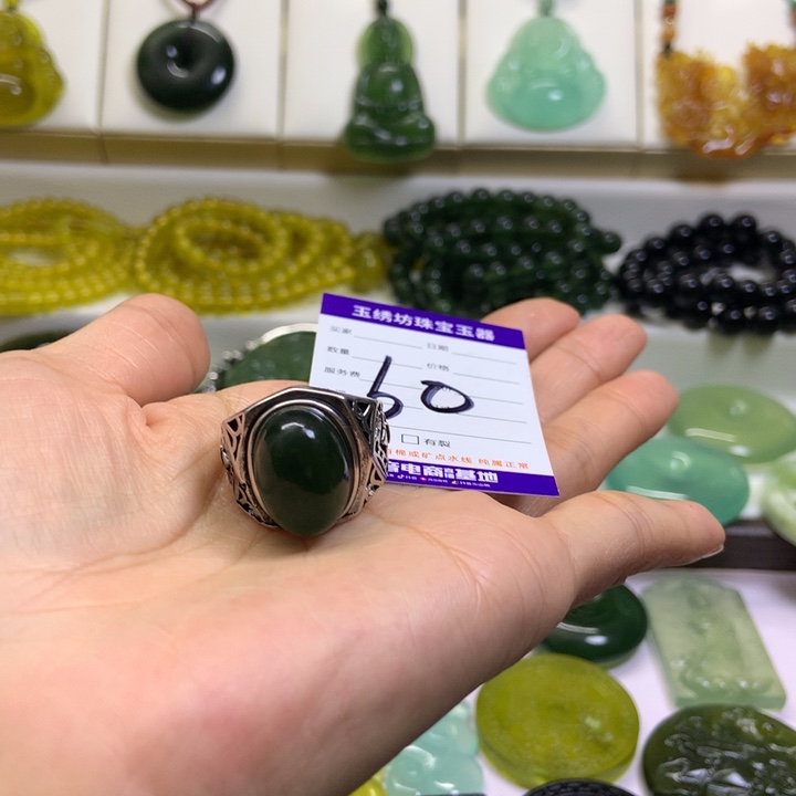 【闪购商品】未镶嵌蛇纹石玉颈饰玩*