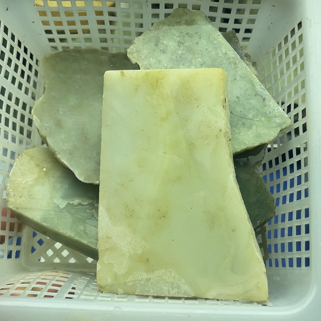 和田玉（糖玉）未镶嵌吊坠(不含链)