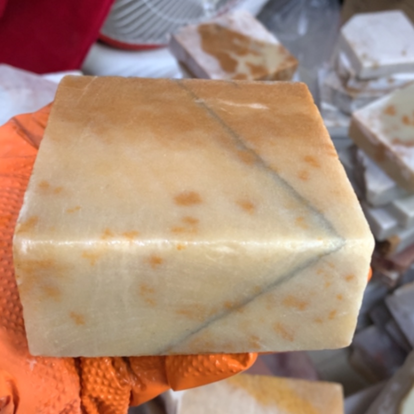 【闪购商品】未镶嵌手镯石英质玉黄金草
