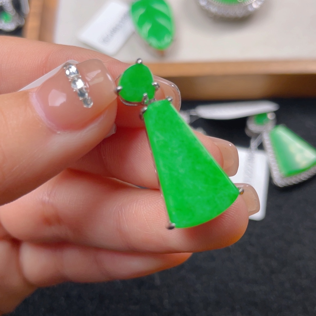 翡翠颈饰银S925镶嵌j j j j n n j