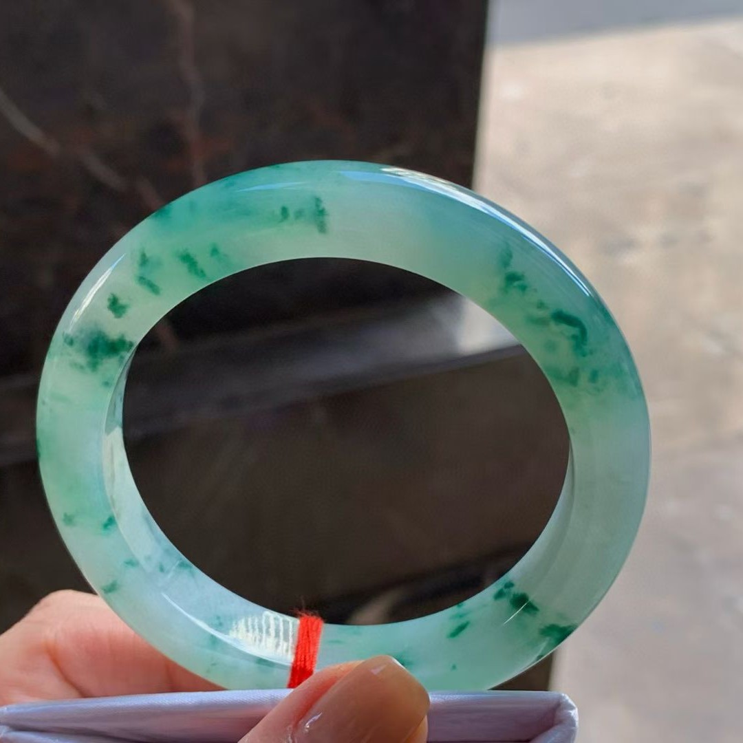 糯冰飘花手镯种老水足胶润肉质细腻飘花灵动意境美上手赞女神气质