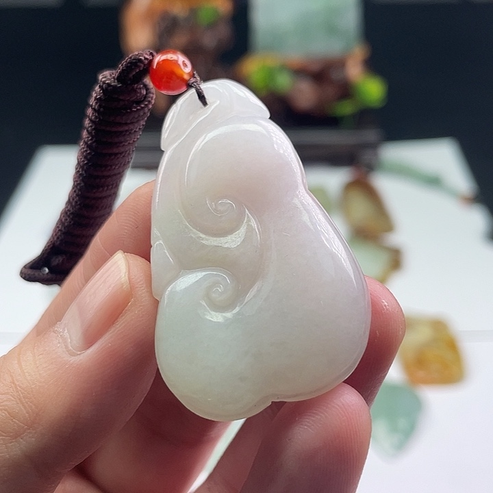 翡翠未镶嵌颈饰吊坠