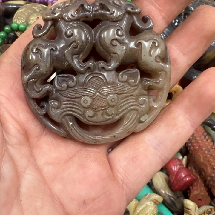 和田玉（青白玉）未镶嵌挂件