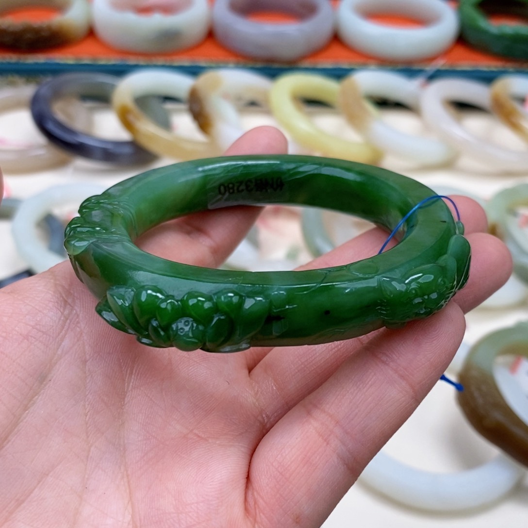 和田玉手镯56.2未镶嵌依***享