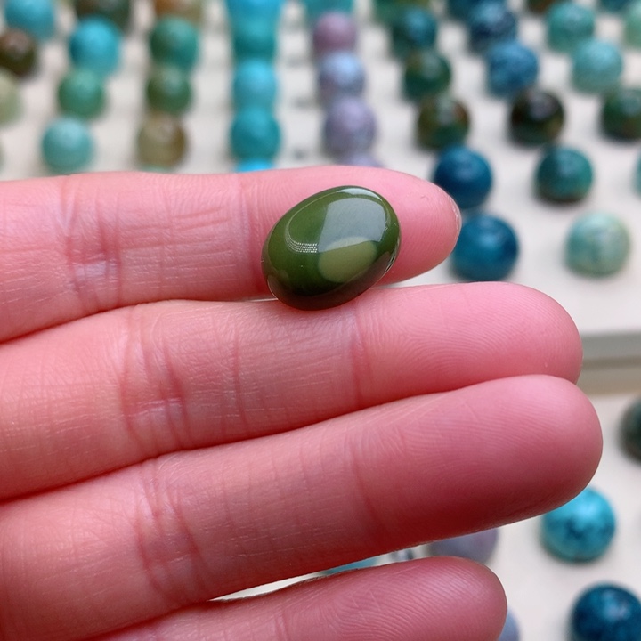 绿松石原矿未镶嵌天****）