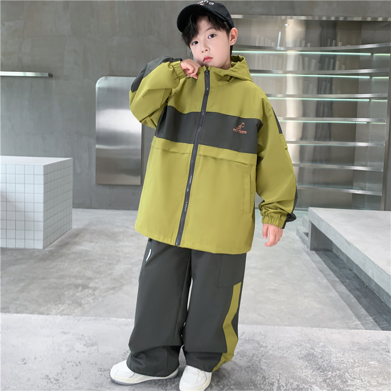 儿童秋季套装2025新款男童春秋外套裤子两件套中大童冲锋衣上衣