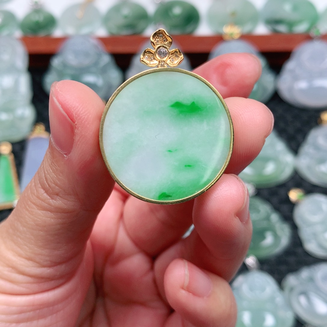 翡翠吊坠(不含链)18K金镶嵌