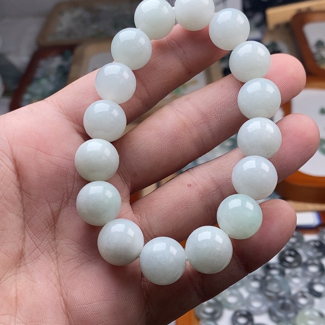 翡翠颈饰未镶嵌大卡手串