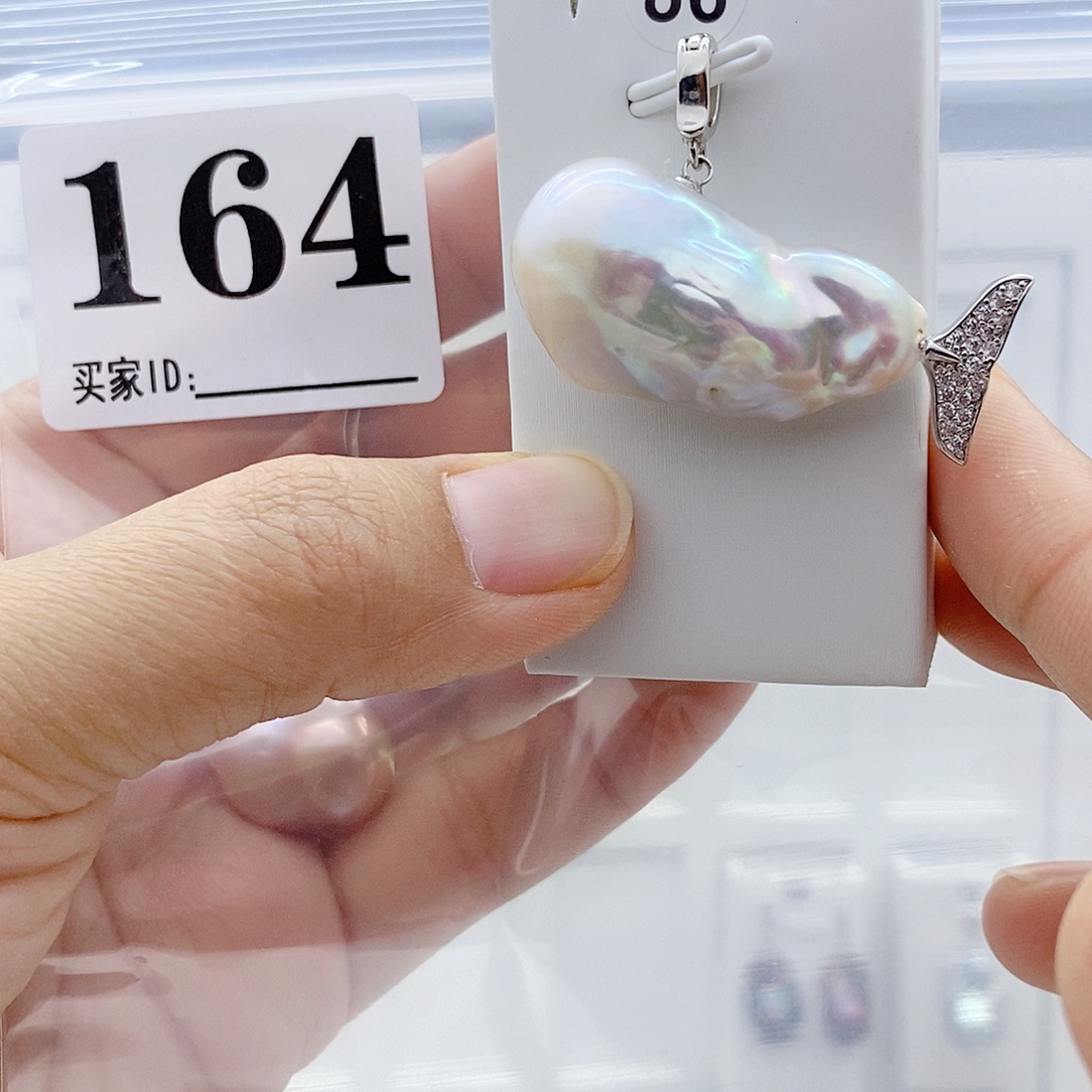 颈饰淡水珍珠钛钢