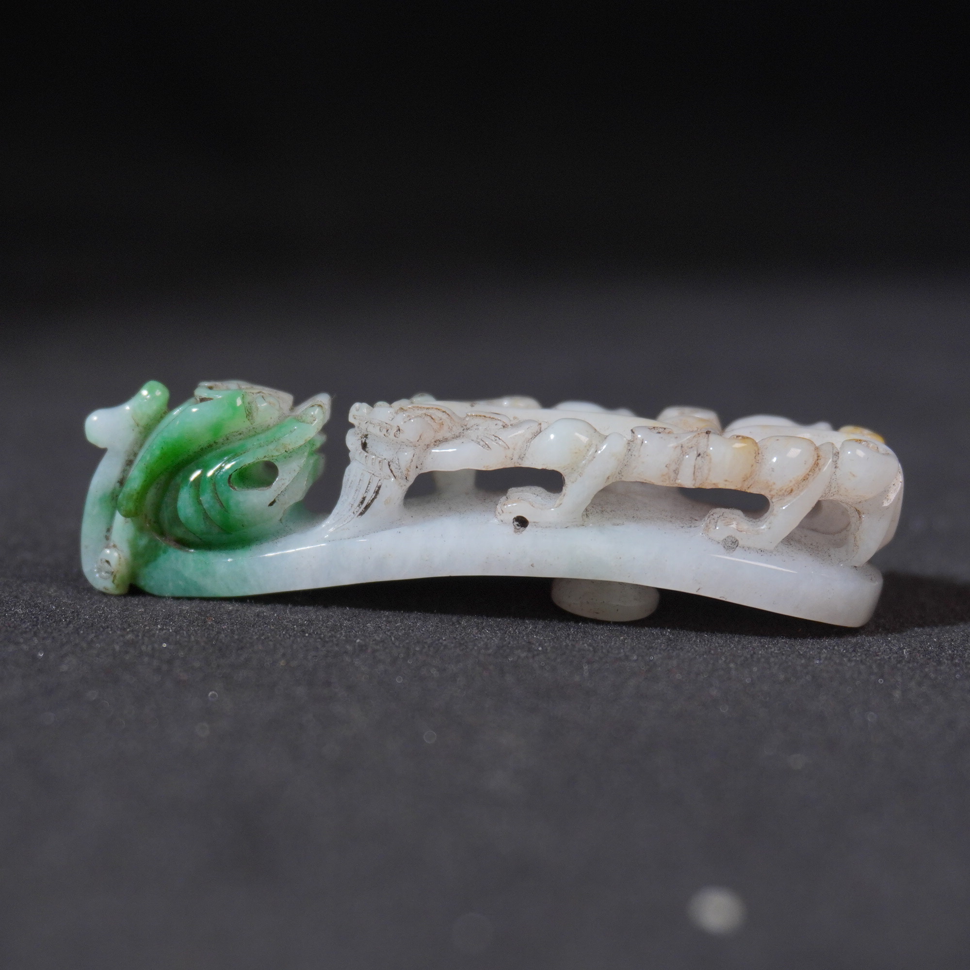4NU66 清 翡翠螭龙玉带钩